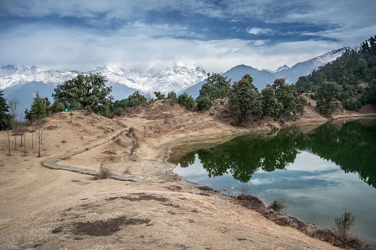 Himalayan reflections on Deoria Tal