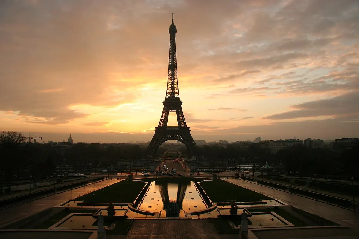 The Eiffel Tower at dawn in Paris